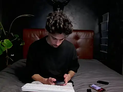 DanielCrush1 online show from 10/28/25, 11:03