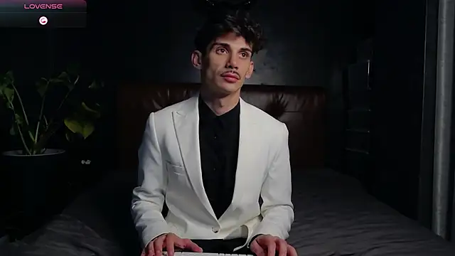 DanielCrush1 online show from 11/10/25, 02:27