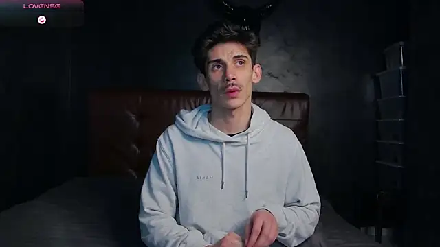 Snapshot of DanielCrush1 chatting on 01/16/26, 02:15 DanielCrush1 online show from 01/16/26, 02:15