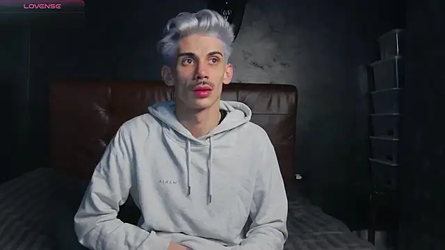 Snapshot of DanielCrush1 chatting on 01/17/26, 03:44 DanielCrush1 online show from 01/17/26, 03:44