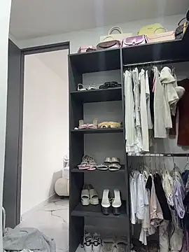 stormyy  online show from 02/15/26, 07:43