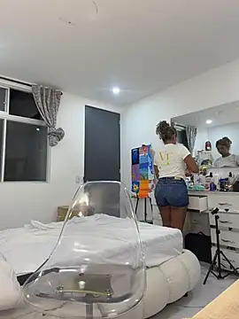 Snapshot of stormyy_ chatting on 06/25/26, 12:32 stormyy online show from 06/25/26, 12:32