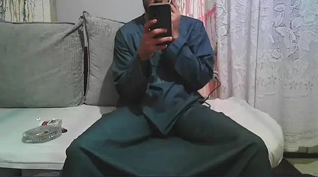 Snapshot of foxsanSs chatting on 01/04/25, 02:46 foxsanSs online show from 01/04/25, 02:46