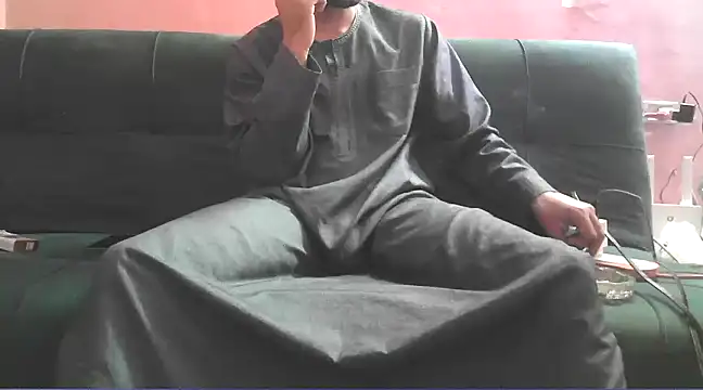 Snapshot of foxsanSs chatting on 03/08/25, 08:03 foxsanSs online show from 03/08/25, 08:03