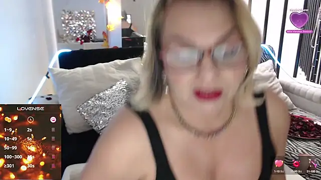 Snapshot of Myrnasexxx chatting on 02/07/25, 10:41 Myrnasexxx online show from 02/07/25, 10:41