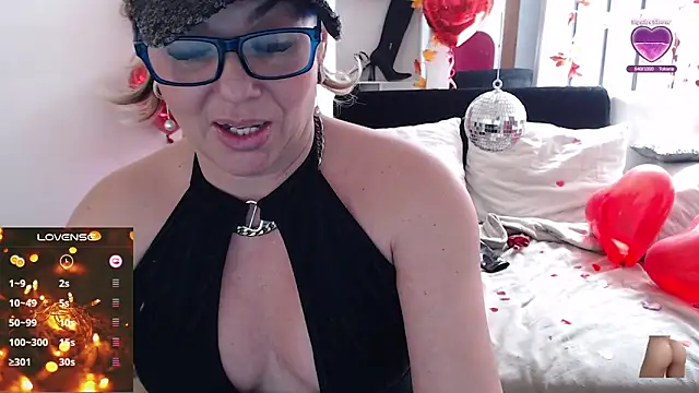 Snapshot of Myrnasexxx chatting on 02/15/25, 06:44 Myrnasexxx online show from 02/15/25, 06:44