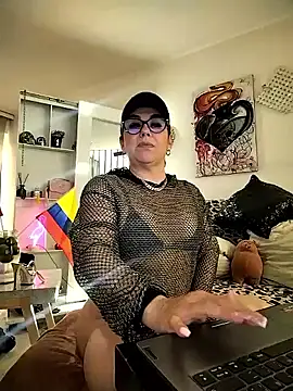 Snapshot of Myrnasexxx chatting on 11/15/25, 09:21 Myrnasexxx online show from 11/15/25, 09:21