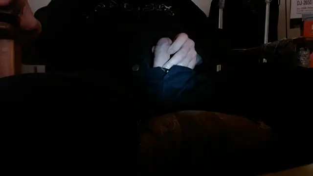 Snapshot of Cordt27 chatting on 02/27/25, 11:26 Cordt27 online show from 02/27/25, 11:26