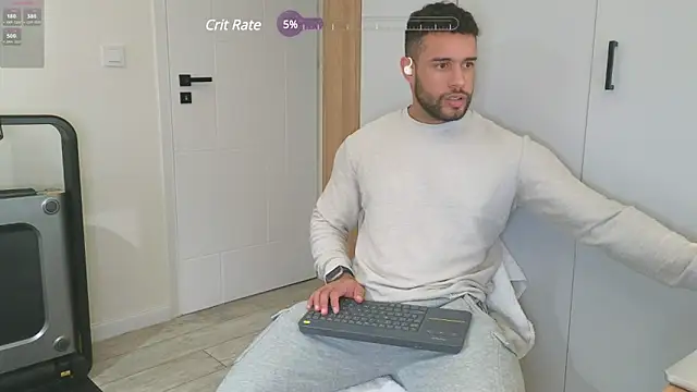 izaak lover online show from 01/11/25, 10:18