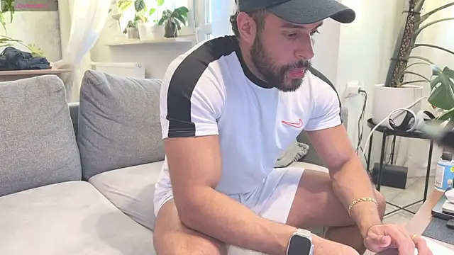 izaak lover online show from 10/05/25, 03:32