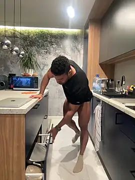 izaak lover online show from 10/28/25, 12:47