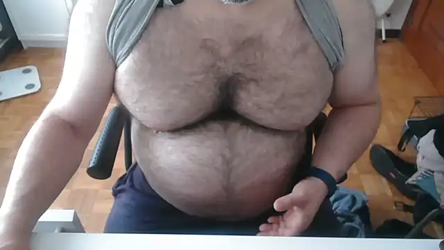 mikeyhotbear online show from 05/24/26, 06:18