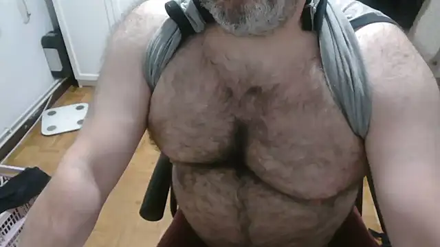 mikeyhotbear online show from 05/26/26, 04:30