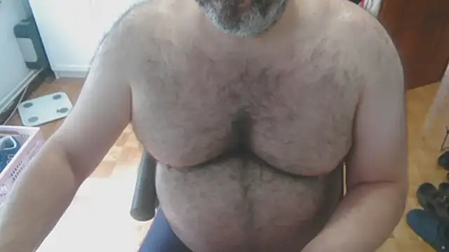 mikeyhotbear online show from 06/01/26, 03:47