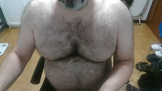 Snapshot of mikeyhotbear chatting on 07/09/26, 04:16 mikeyhotbear online show from 07/09/26, 04:16