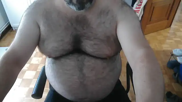 Snapshot of mikeyhotbear chatting on 07/11/26, 09:45 mikeyhotbear online show from 07/11/26, 09:45