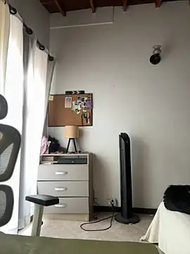 GabriSaenz online show from 04/25/26, 01:03