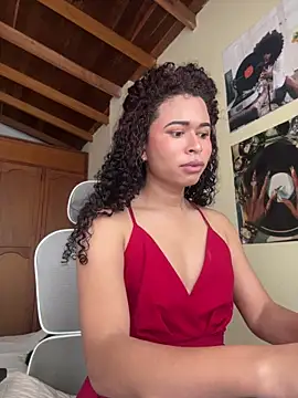 Snapshot of GabriSaenz chatting on 05/09/26, 01:16 GabriSaenz online show from 05/09/26, 01:16