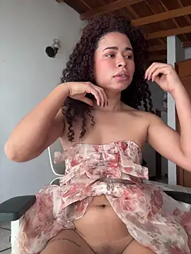 Snapshot of GabriSaenz chatting on 05/11/26, 02:45 GabriSaenz online show from 05/11/26, 02:45