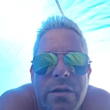 Trucker Hunter online show from 01/19/26, 01:37