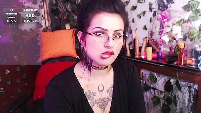 Snapshot of demon_ssofy chatting on 05/19/26, 09:10 demon ssofy online show from 05/19/26, 09:10