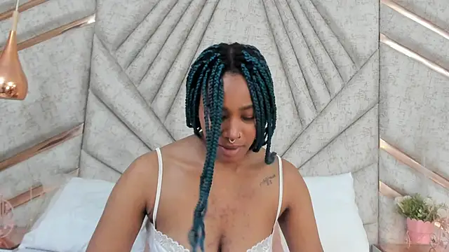 Snapshot of AgataRinaldi chatting on 02/11/25, 10:50 AgataRinaldi online show from 02/11/25, 10:50