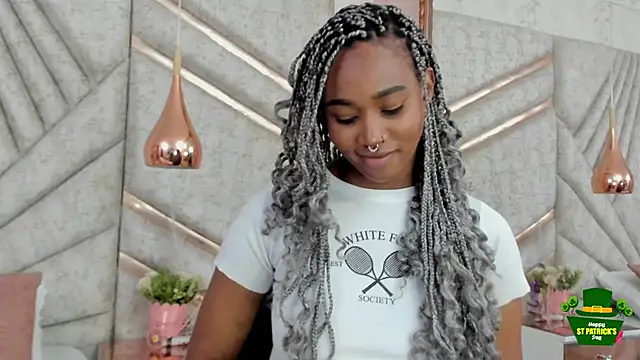 Snapshot of AgataRinaldi chatting on 03/17/25, 11:32 AgataRinaldi online show from 03/17/25, 11:32