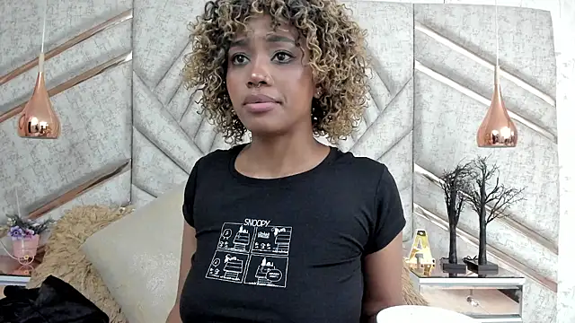 Snapshot of AgataRinaldi chatting on 10/23/25, 07:56 AgataRinaldi online show from 10/23/25, 07:56