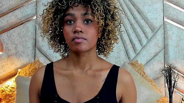 Snapshot of AgataRinaldi chatting on 10/27/25, 11:41 AgataRinaldi online show from 10/27/25, 11:41