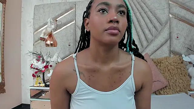 Snapshot of AgataRinaldi chatting on 12/17/25, 09:43 AgataRinaldi online show from 12/17/25, 09:43