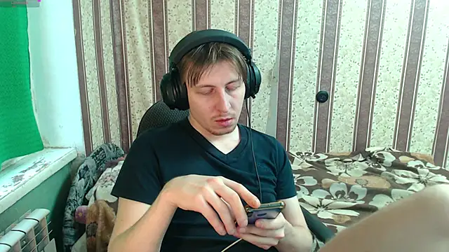 darienlarge online show from 11/24/25, 12:16