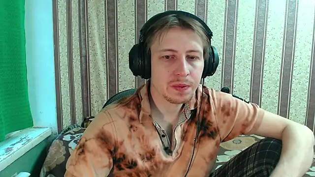 darienlarge online show from 11/27/25, 10:39