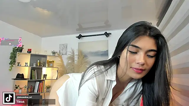 Snapshot of Alexandra_ra chatting on 12/04/24, 12:08 Alexandra ra online show from 12/04/24, 12:08