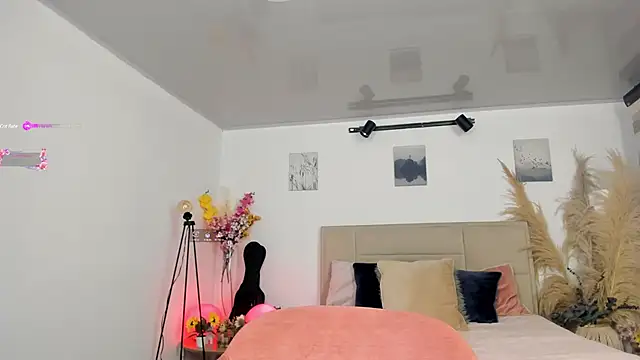 Snapshot of Alexandra_ra chatting on 01/08/25, 02:14 Alexandra ra online show from 01/08/25, 02:14