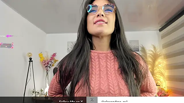Snapshot of Alexandra_ra chatting on 01/21/25, 11:24 Alexandra ra online show from 01/21/25, 11:24