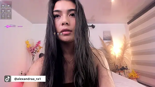 Snapshot of Alexandra_ra chatting on 02/17/25, 04:53 Alexandra ra online show from 02/17/25, 04:53