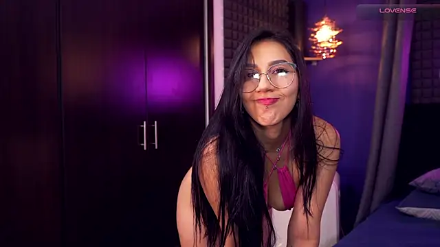 bull vixen2001 online show from 04/14/26, 12:27