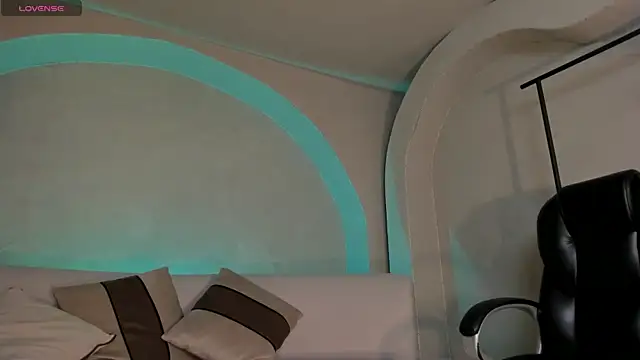 ErikaBenz  online show from 10/25/25, 12:23