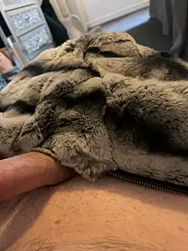 Snapshot of Furdale chatting on 01/01/25, 12:44 Furdale online show from 01/01/25, 12:44