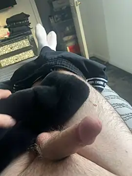 Snapshot of Furdale chatting on 03/12/25, 04:24 Furdale online show from 03/12/25, 04:24