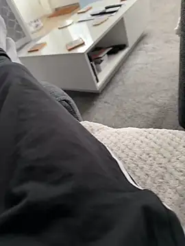 Snapshot of Furdale chatting on 10/28/25, 02:42 Furdale online show from 10/28/25, 02:42