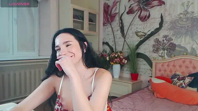 AliciaBow online show from 12/17/24, 04:00