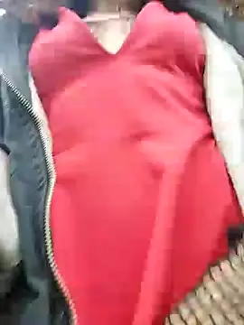 Snapshot of _Laary chatting on 12/25/24, 08:07  Laary online show from 12/25/24, 08:07