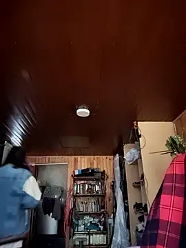 Snapshot of _Laary chatting on 09/12/25, 08:53  Laary online show from 09/12/25, 08:53