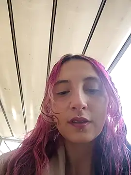 Snapshot of _Laary chatting on 09/14/25, 08:41  Laary online show from 09/14/25, 08:41