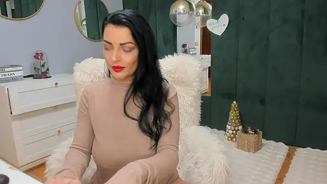 ElisaBaxter online show from 12/20/25, 05:36