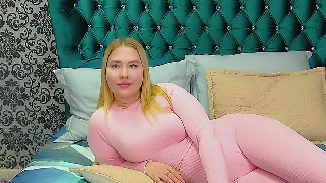 LunaHouston online show from 03/20/25, 07:14