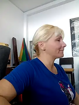 Nicolle Milf online show from 12/30/24, 09:19