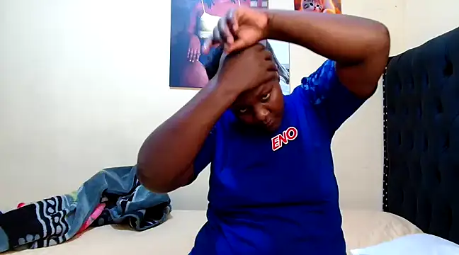 Snapshot of Toomuchbooty33 chatting on 02/04/25, 09:41 Toomuchbooty33 online show from 02/04/25, 09:41