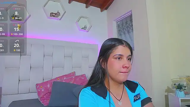 shanakendall online show from 10/31/25, 12:17